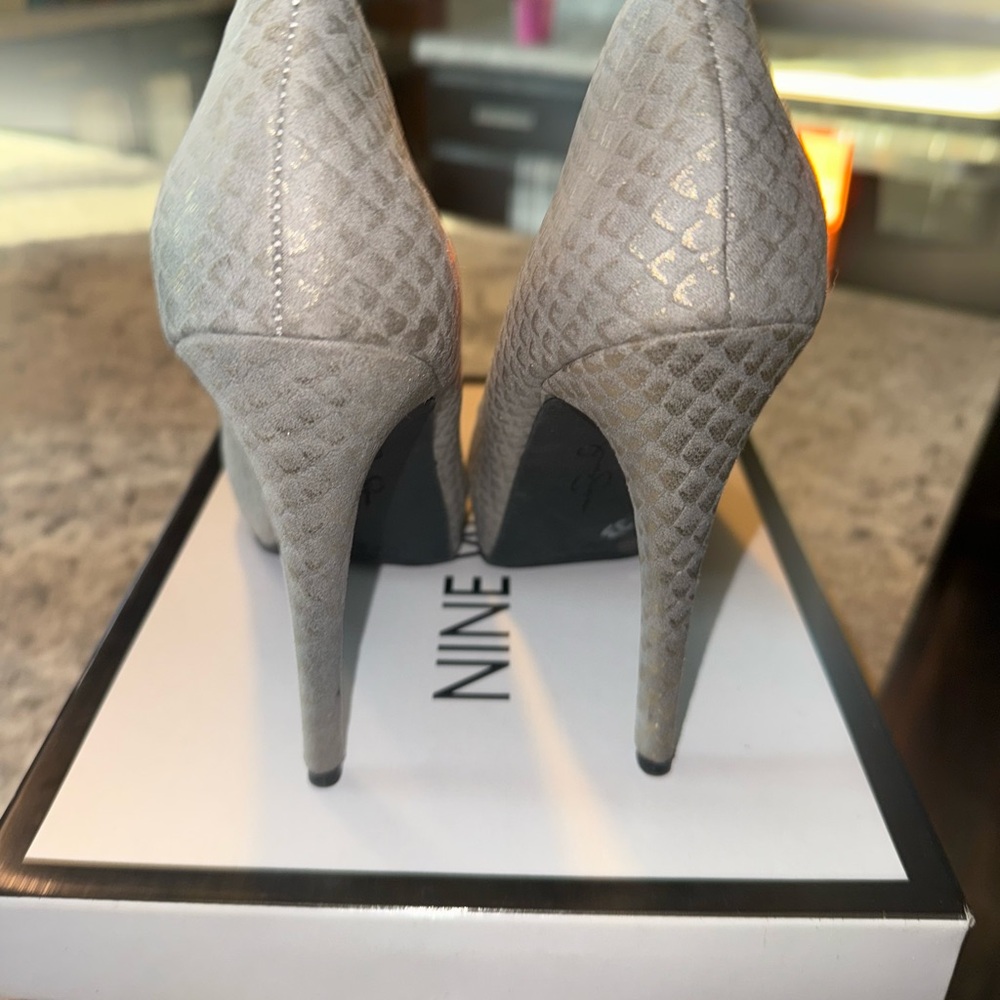 Jessica Simpson Silver Patterned Heels - Picture 8 of 12